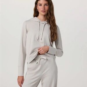 Vuori Halo Essential Hoodie (Ecru Heather)